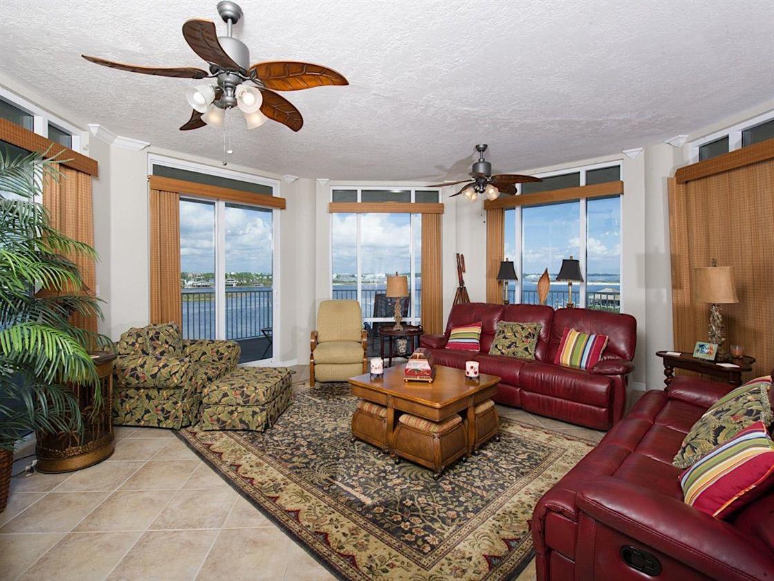 Spacious and Breathtaking View Home, Breathtaking views